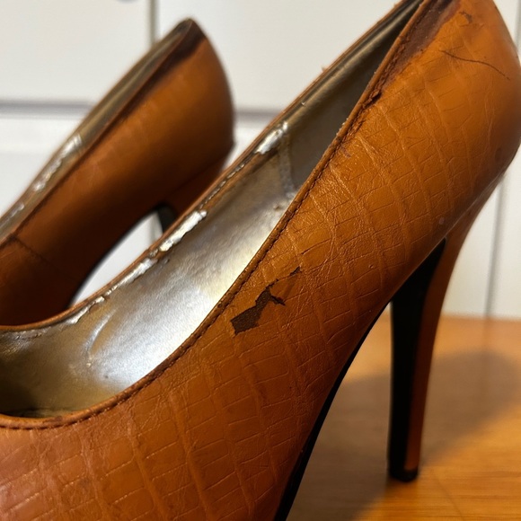 Cognac Brown Platform Pumps - Size 8/8.5 - Picture 4 of 6